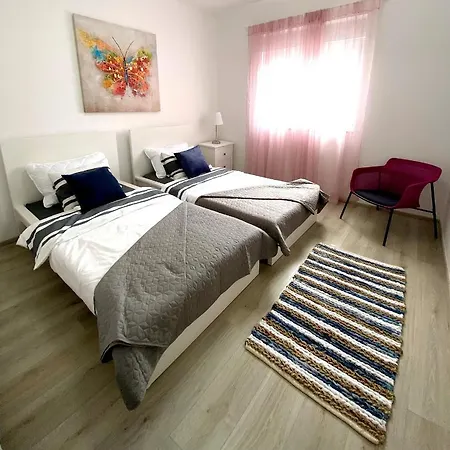 Experience Apartment *