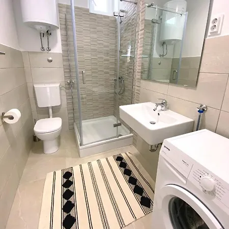 Experience * شيبينيك