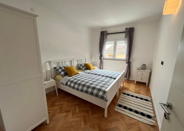 アパート Experience シベニク